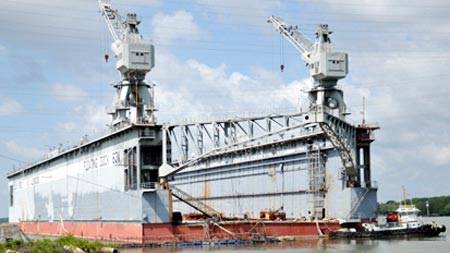 Ai phê duyệt mua ụ nổi quá đát?