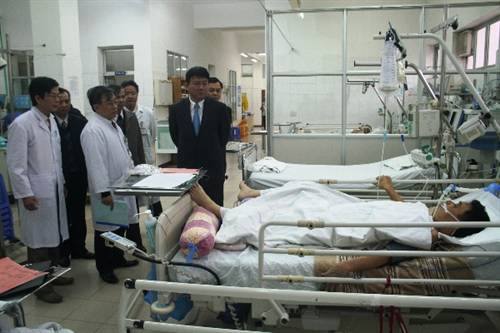 Bộ trưởng giao thông vào bệnh viện đánh giá tình hình tai nạn giao thông