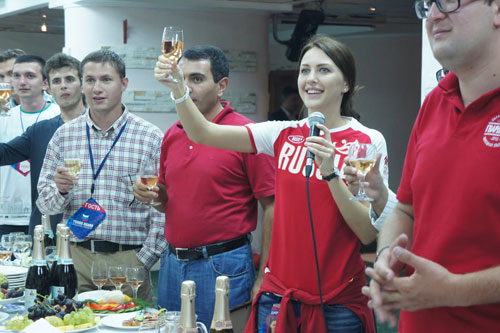 Đẹp như Cận vệ trẻ nước Nga