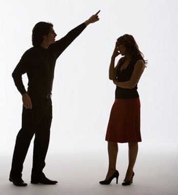 Những ông chồng ngang nhiên đưa 