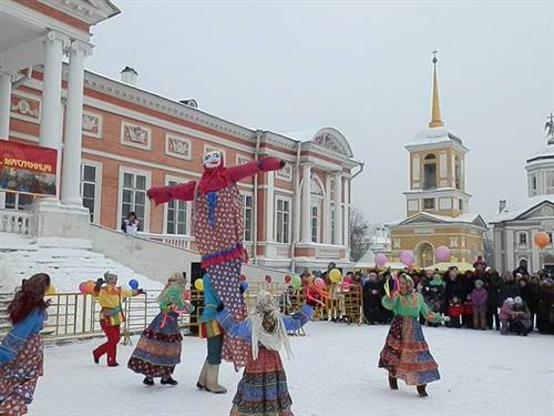 Tin ảnh: Kết thúc tuần Lễ hội Maslenhixa-Lễ tiễn mùa Đông ở Nga