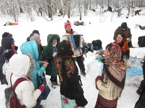 Theo chân SV Việt dạo Lễ hội tiễn mùa đông