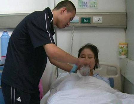 Nguyện làm nô lệ cho người nào cứu được bạn gái