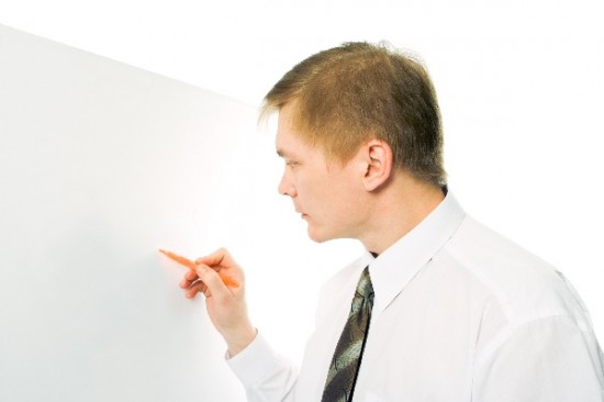 Trung Quốc: Chiến thuật thuê Tây vờ làm nhân viên 