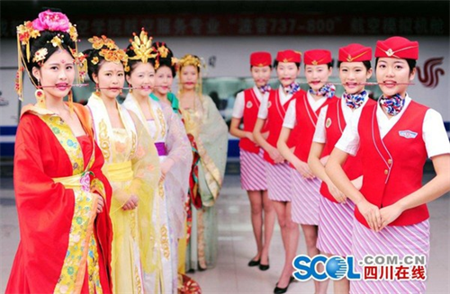 Dàn tiếp viên hàng không xinh đẹp hóa 