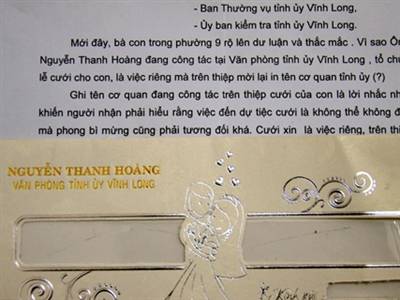 'Quan' miền Tây lại in tên cơ quan lên thiệp cưới