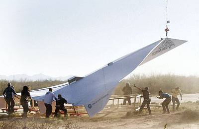 Máy bay giấy lớn nhất