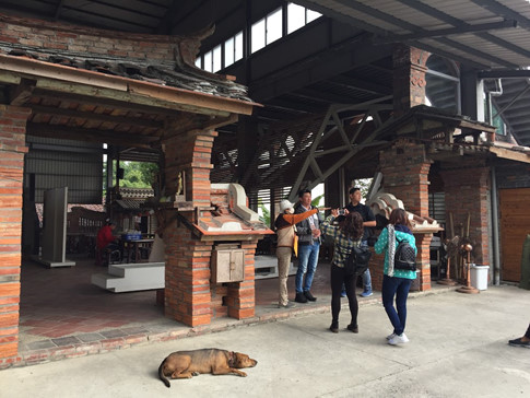 Xưởng gạch 'trăm tuổi' sống khỏe nhờ giỏi làm du lịch