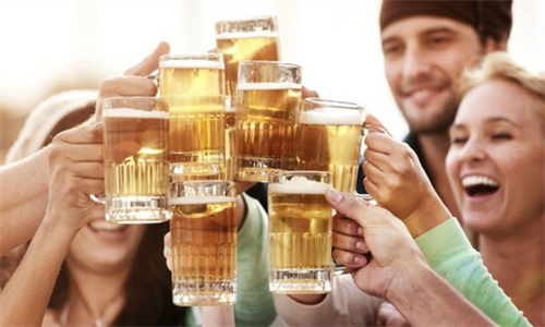 9 lợi ích của việc uống bia đúng cách
