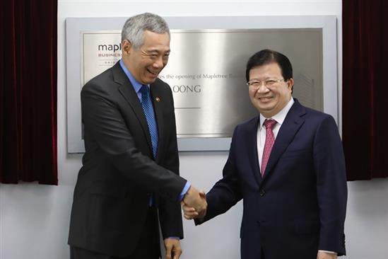 Chùm ảnh Thủ tướng Lý Hiển Long thân thiện với người dân VN