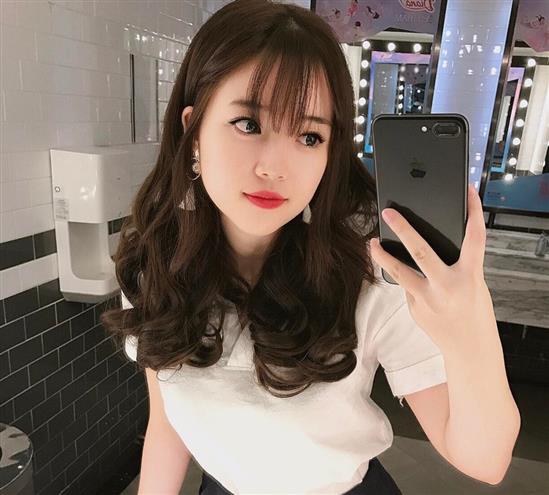 9X xinh đẹp kiếm 20 triệu đồng/tháng nhờ livestream trên mạng