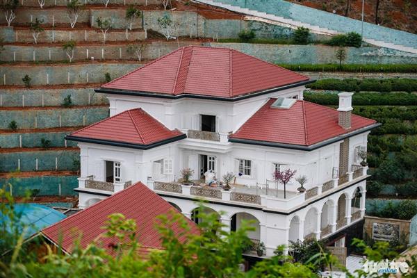 Cận cảnh biệt phủ gia đình giám đốc Sở TN-MT Yên Bái