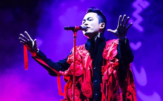 Đàm Vĩnh Hưng bức xúc, dùng nhiều từ ngữ nặng nề mắng nhiếc ca sĩ Tùng Dương