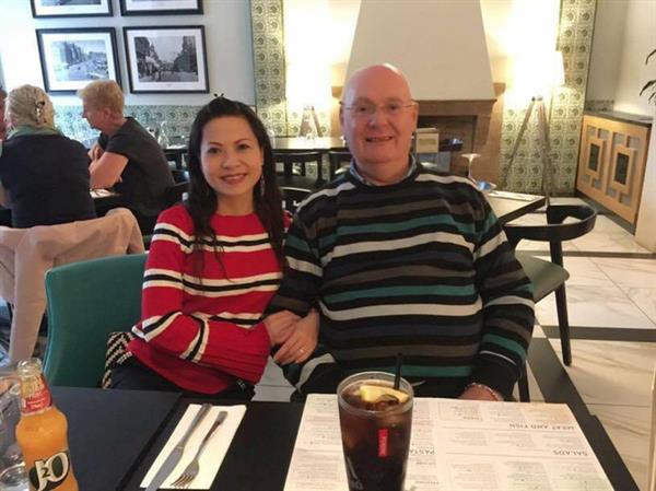 Chuyện ngược đời của anh chồng Tây biết vợ không có khả năng sinh con lại càng động viên, nâng niu vợ như bà hoàng