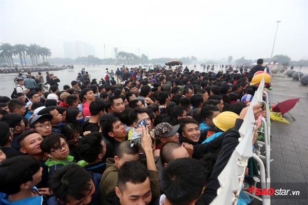 85 giây kiếm 1 tỷ đô và vé xem ĐTVN
