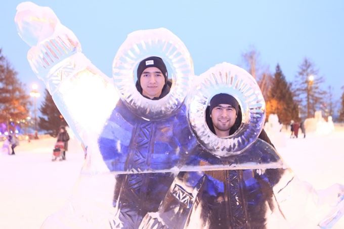 Chiêm ngưỡng những kiệt tác băng độc đáo của Siberia