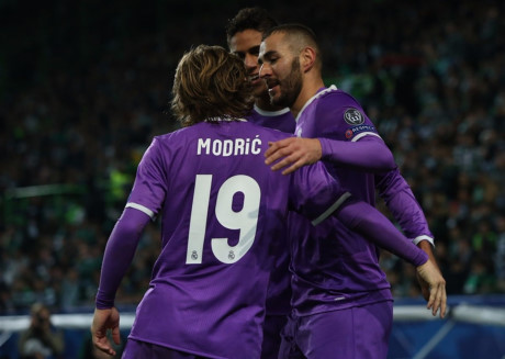 Benzema lên tiếng, Real vào vòng 16 đội Champions League