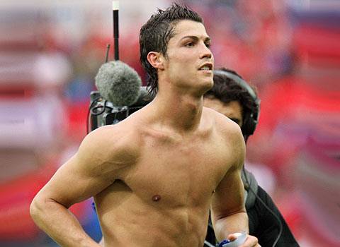 Cristiano Ronaldo và Messi ngày càng nghiện sex