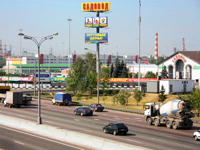 Thương nhân Azerbaijan ở chợ Sadovod phản đối việc tăng tiền thuê chỗ bán hàng