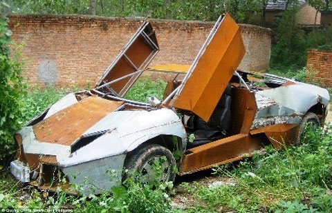 Gã nông dân chế tạo “siêu xe” từ… sắt vụn