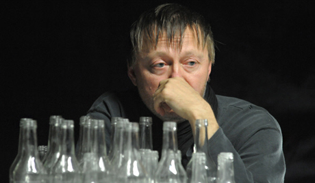 Dân Nga vẫn khoái uống vodka và bia