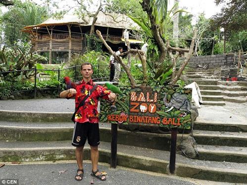 Du khách Nga chết thảm dưới hàm cá sấu ở Indonesia