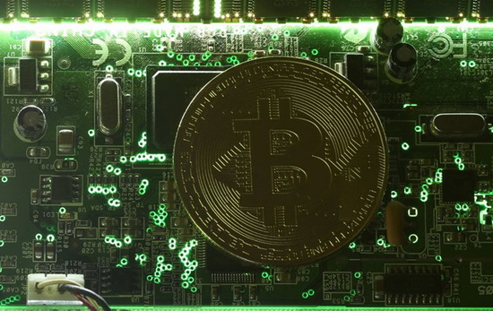 Bitcoin lên gần 13.500 USD ở Zimbabwe vì khủng hoảng chính trị