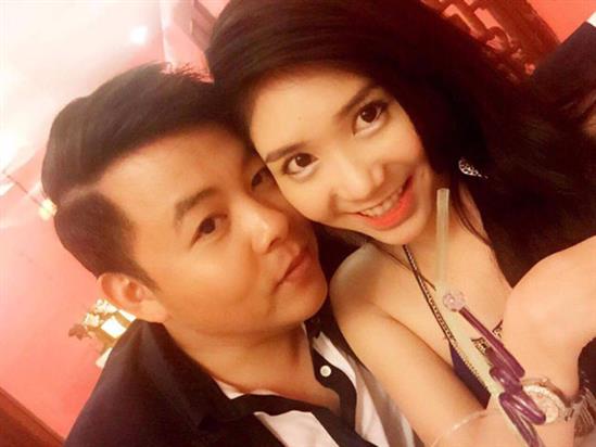 'Mỏi mắt' ngắm bạn gái 9x cực quyến rũ của Quang Lê