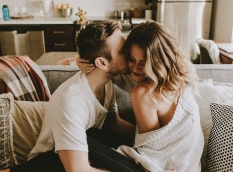 Thời điểm nào phụ nữ khao khát chuyện ấy nhất?
