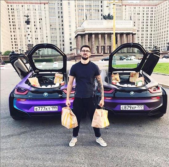 Hội con nhà giàu Nga “phá đảo” Instagram vì độ chịu chơi