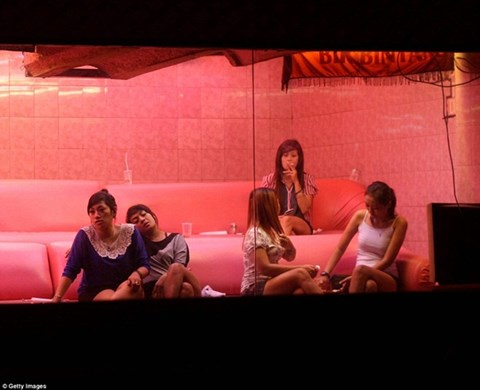 Dịch vụ mại dâm kỳ dị trong thế giới tình dục ngầm ở Indonesia