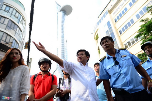 Phó chủ tịch Hải dẹp vọng gác trước Ngân hàng Nhà nước