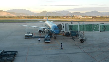 Cử nhân lịch sử trúng tuyển cán bộ hàng không