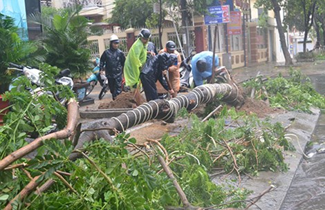 Bão số 3 uy hiếp miền Trung