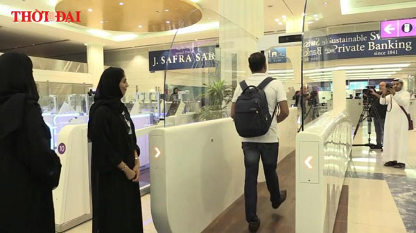 Làm thủ tục xuất nhập cảnh tại Dubai trong... 15 giây