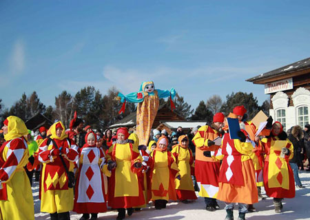 DHS Việt tại Nga náo nức mùa Maslenisha