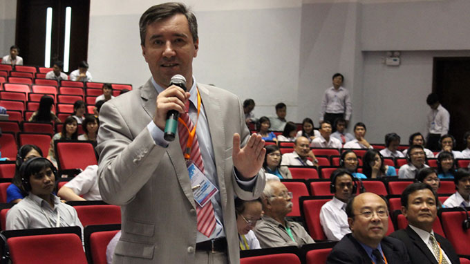 Trung Quốc chơi trò mai phục và “cắt bánh”