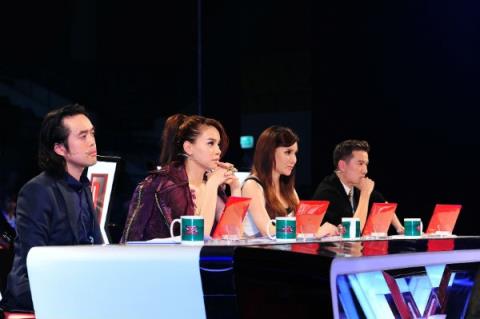 Quá hạnh phúc, Việt Nam chỉ biết hát