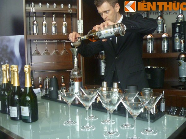 Tận mục bữa tiệc nghìn đô của 60 đại gia Hà Nội