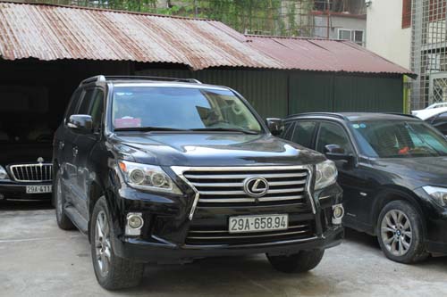 Ngắm dàn xe sang của trùm xã hội đen Minh 