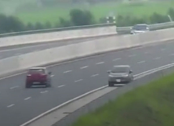 Phạt 7,5 triệu đồng, tước bằng lái 5 tháng tài xế đi ngược chiều trên cao tốc Hà Nội - Hải Phòng