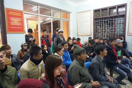 Sau tết, dân ồ ạt sang Lào làm ăn
