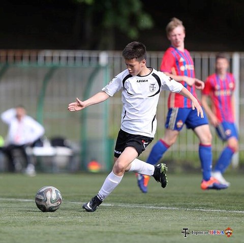 Tài năng trẻ 15 tuổi của Spartak Moscow đang chờ cống hiến cho Việt Nam