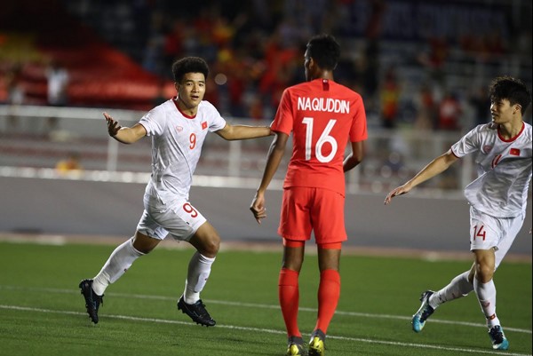 Video: Đức Chinh toả sáng đúng lúc, U22 Việt Nam hạ gục Singapore