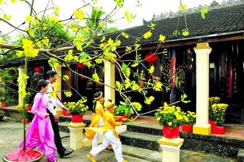 Tết Kỷ Hợi 2019: Tuổi nào xông đất phù hợp với chủ nhà