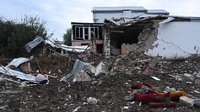Lệnh ngừng bắn mới có hiệu lực được 5 phút, Armenia và Azerbaijan đã dội pháo kích vào nhau