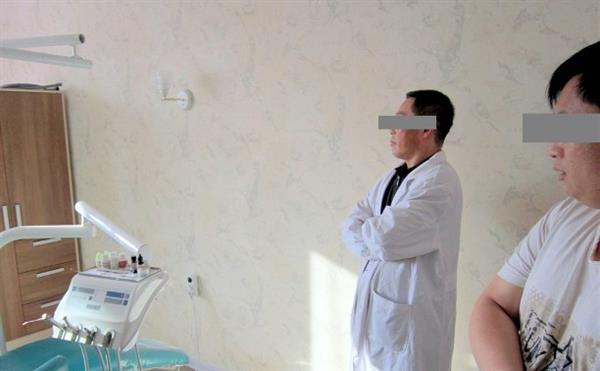 Sakhalin: Chữa răng bất hợp pháp, 3 công dân TQ bị truy cứu trách nhiệm hành chính