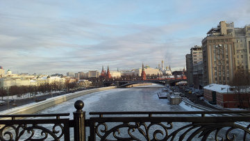 Moskva: Thời tiết  ấm áp nhưng có gió mạnh