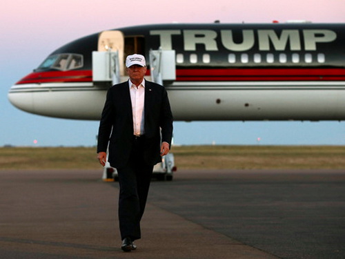 Boeing giảm giá chuyên cơ tổng thống sau khi ông Trump chê đắt
