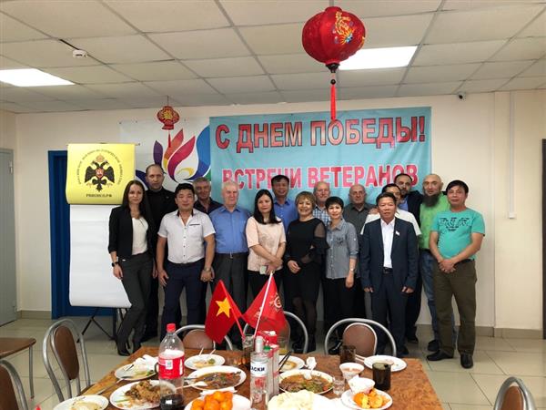 Gặp gỡ cựu chuyên gia quân sự Liên Xô tại thành phố Novosibirsk